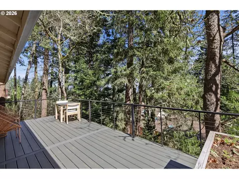 Exterior - 784 Brookside Dr, Eugene, OR 97405 photo 4 of 10
