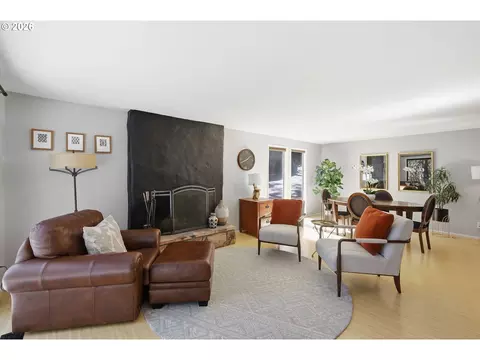 Living - 784 Brookside Dr, Eugene, OR 97405 photo 1 of 5