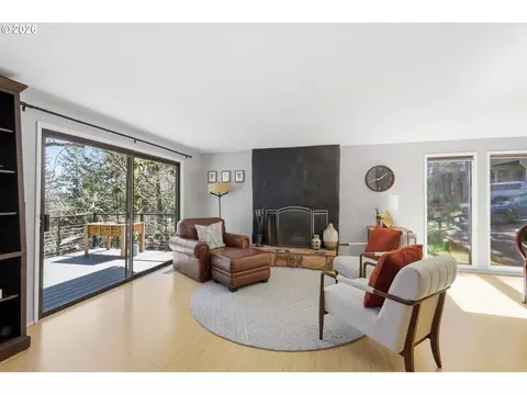 Living - 784 Brookside Dr, Eugene, OR 97405 photo 3 of 5