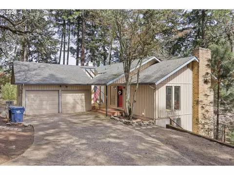 Exterior - 784 Brookside Dr, Eugene, OR 97405 photo 2 of 10