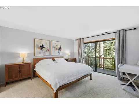 Bedroom - 784 Brookside Dr, Eugene, OR 97405 photo 1 of 4