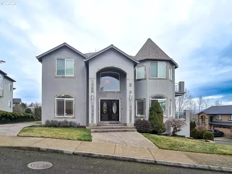 16410 SE High Meadow Loop, Portland, OR 97236