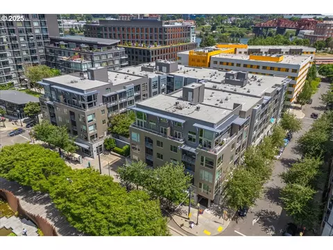 1125 NW 9th Ave #415, Portland, OR 97209