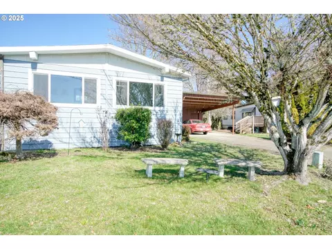 1427 NW 9th Ct, Mcminnville, OR 97128