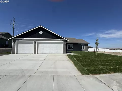 2902 Curlew St, Umatilla, OR 97882