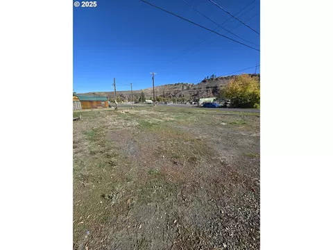 0 W 7th St, Wallowa, OR 97885