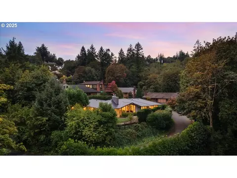 2628 SW Patton Ct, Portland, OR 97201
