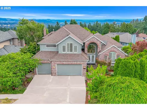 2105 Peregrine Ct, West Linn, OR 97068