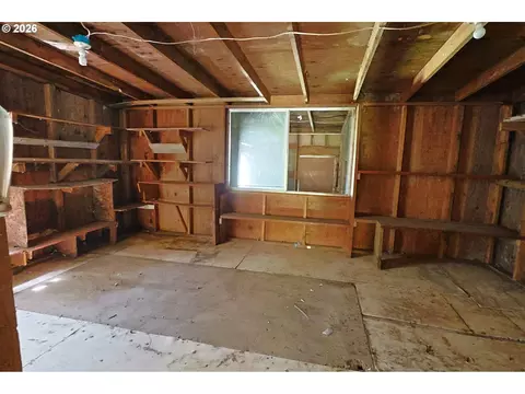64608 E Bay Rd, North Bend, OR 97459 photo 38