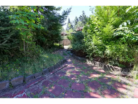 64608 E Bay Rd, North Bend, OR 97459 photo 4