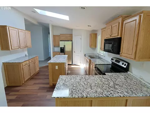 64608 E Bay Rd, North Bend, OR 97459 photo 13