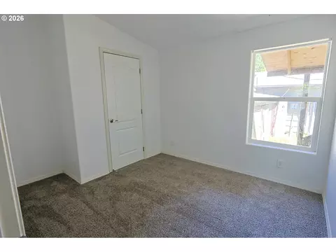 64608 E Bay Rd, North Bend, OR 97459 photo 17