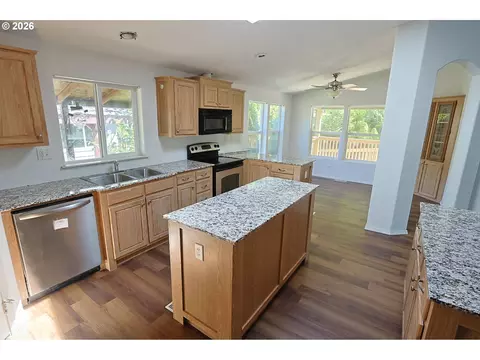 64608 E Bay Rd, North Bend, OR 97459 photo 14