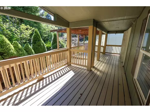 64608 E Bay Rd, North Bend, OR 97459 photo 6