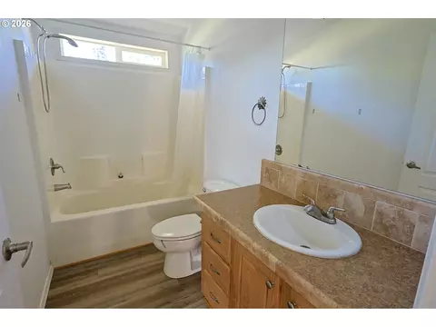 64608 E Bay Rd, North Bend, OR 97459 photo 16
