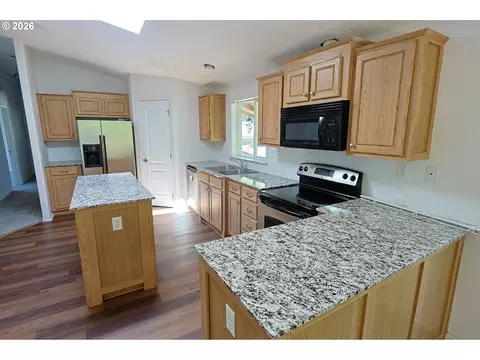 64608 E Bay Rd, North Bend, OR 97459 photo 12