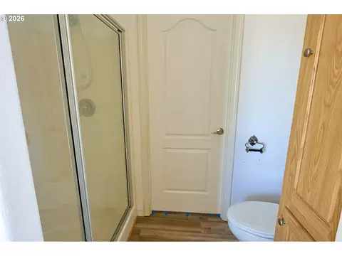 64608 E Bay Rd, North Bend, OR 97459 photo 24