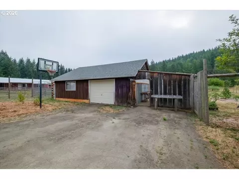 Exterior - 36435 Devitt Rd, Blodgett, OR 97326 photo 8 of 10