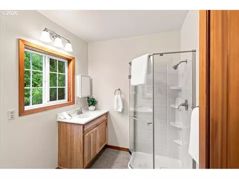 Bath - 36435 Devitt Rd, Blodgett, OR 97326 photo 1 of 3