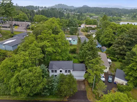 2885 NE 35th St, Lincoln City, OR 97367