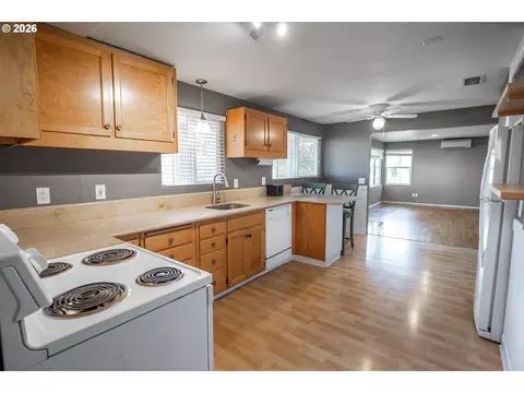 1807 Milo Way, Eugene, OR 97404 photo 6