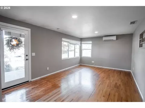 1807 Milo Way, Eugene, OR 97404 photo 2