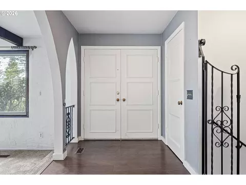 Entry Way - 28974 Gimpl Hill Rd, Eugene, OR 97402 photo 1 of 5