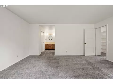 Bedroom - 28974 Gimpl Hill Rd, Eugene, OR 97402 photo 2 of 6