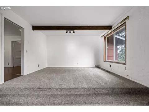 Living - 28974 Gimpl Hill Rd, Eugene, OR 97402 photo 4 of 8