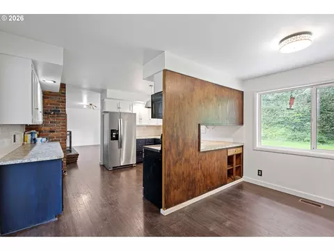 Kitchen - 28974 Gimpl Hill Rd, Eugene, OR 97402 photo 4 of 4