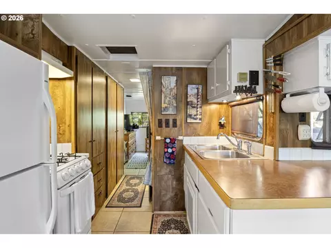 Kitchen - 252 Outer Dr, Florence, OR 97439 photo 2 of 3