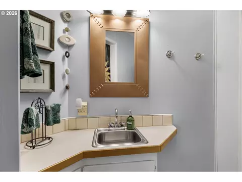 Bath - 252 Outer Dr, Florence, OR 97439 photo 2 of 2