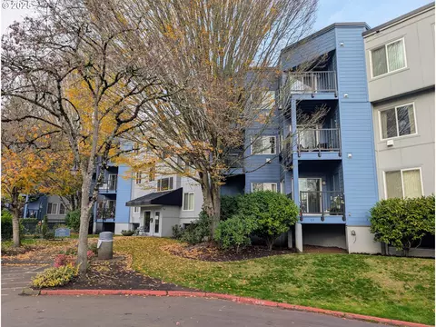 8720 SW Tualatin Rd #201, Tualatin, OR 97062