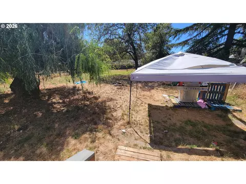 Exterior - 261 SE Darrell Ave, Winston, OR 97496 photo 1 of 5