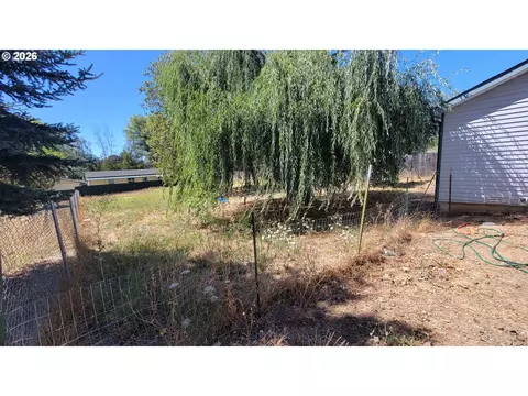 Exterior - 261 SE Darrell Ave, Winston, OR 97496 photo 5 of 5