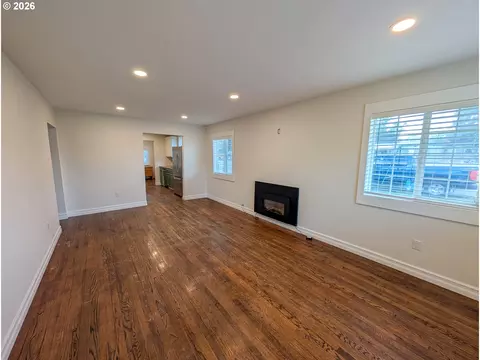 590 Cedar St, Elgin, OR 97827 photo 2