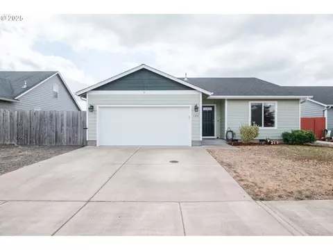182 E Joy St, Lebanon, OR 97355