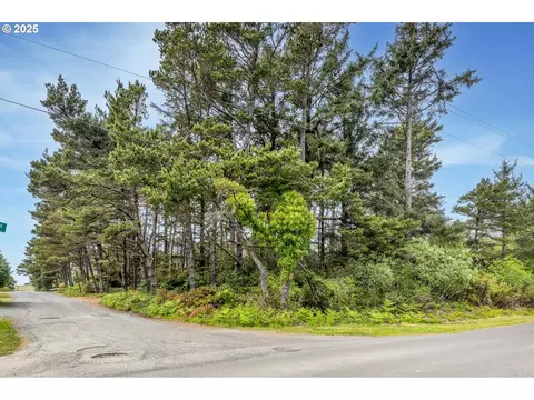 Pelican Ln, Manzanita, OR 97130