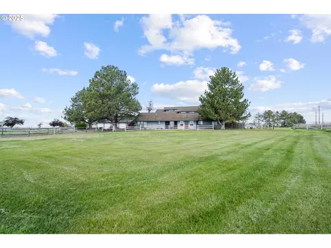 Exterior - 33551 E Progress Rd, Hermiston, OR 97838 photo 9 of 10
