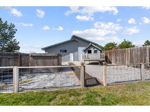 Exterior - 33551 E Progress Rd, Hermiston, OR 97838 photo 4 of 10