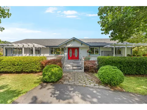 150 Riverwood Ln, Oakland, OR 97462