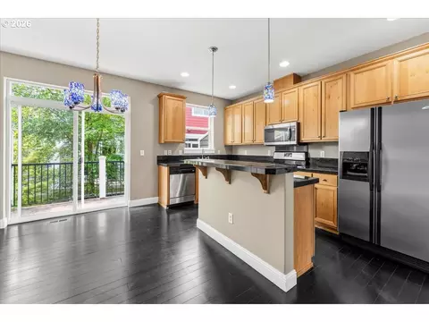 Kitchen - 876 NW Council Dr, Gresham, OR 97030 photo 1 of 5