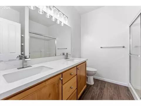 Bath - 876 NW Council Dr, Gresham, OR 97030 photo 3 of 5