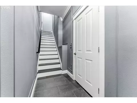 Entry Way - 876 NW Council Dr, Gresham, OR 97030 photo 1 of 2