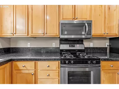 Kitchen - 876 NW Council Dr, Gresham, OR 97030 photo 5 of 5