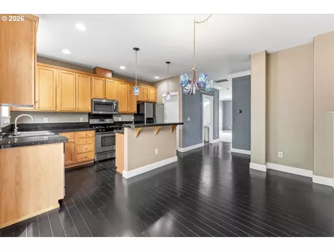 Kitchen - 876 NW Council Dr, Gresham, OR 97030 photo 2 of 5