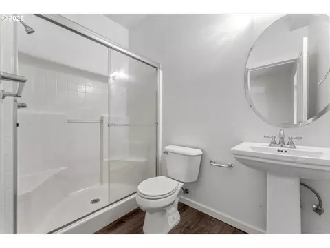 Bath - 876 NW Council Dr, Gresham, OR 97030 photo 1 of 5
