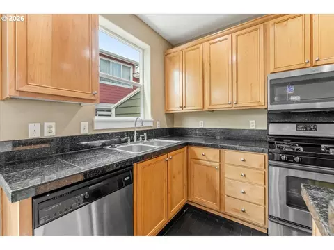 Kitchen - 876 NW Council Dr, Gresham, OR 97030 photo 3 of 5