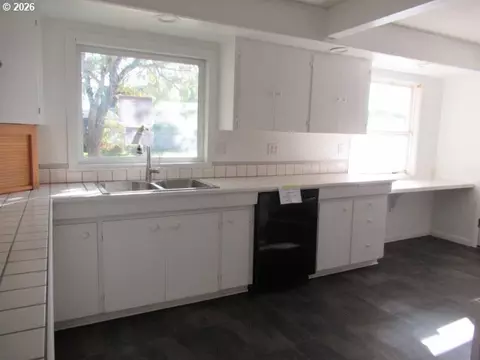 Kitchen - 114 Walnut St, Independence, OR 97351 photo 3 of 3