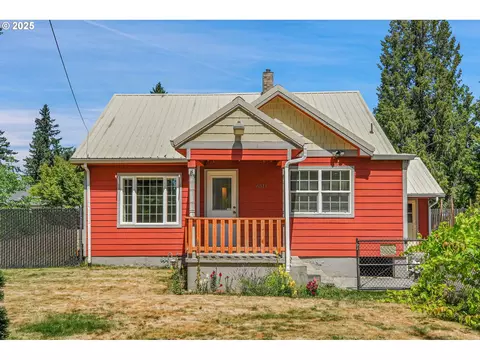 6511 SE Needham St, Milwaukie, OR 97222